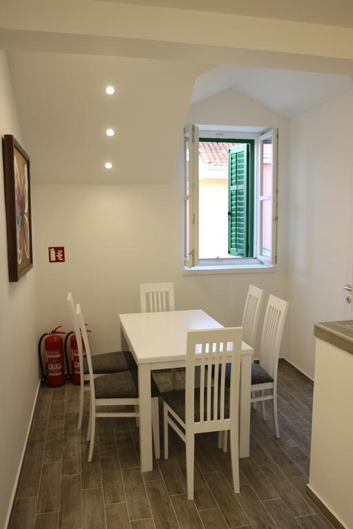 Centar Vodice Apartmani エクステリア 写真