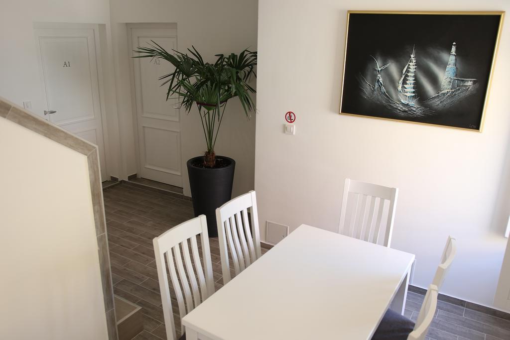 Centar Vodice Apartmani 部屋 写真