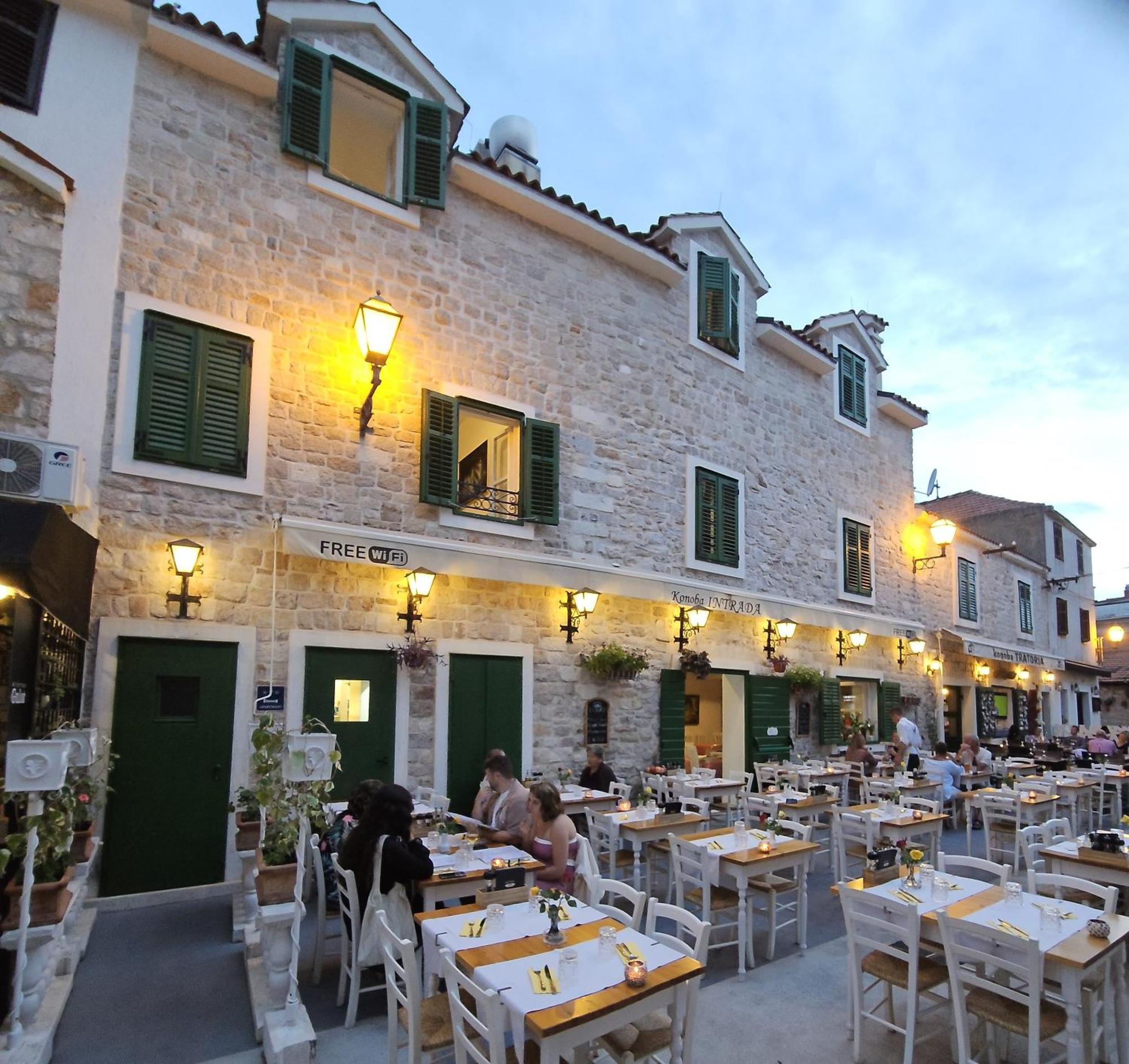 Centar Vodice Apartmani エクステリア 写真