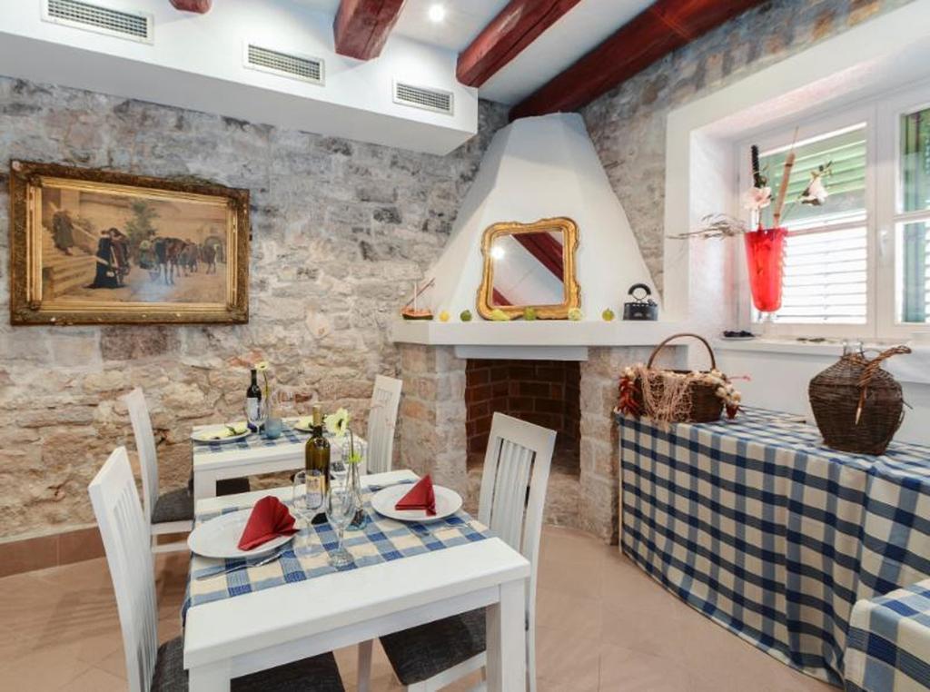 Centar Vodice Apartmani エクステリア 写真